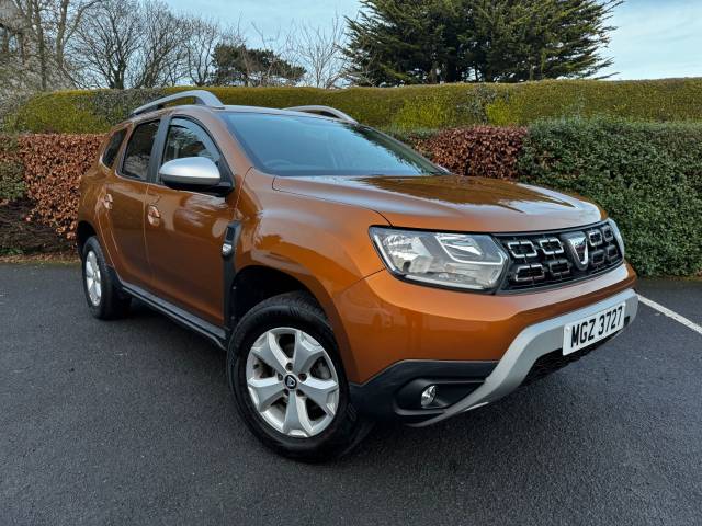 Dacia Duster 1.6 𝐕𝐄𝐇𝐈𝐂𝐋𝐄 𝐑𝐄𝐒𝐄𝐑𝐕𝐄𝐃 Hatchback Petrol Orange